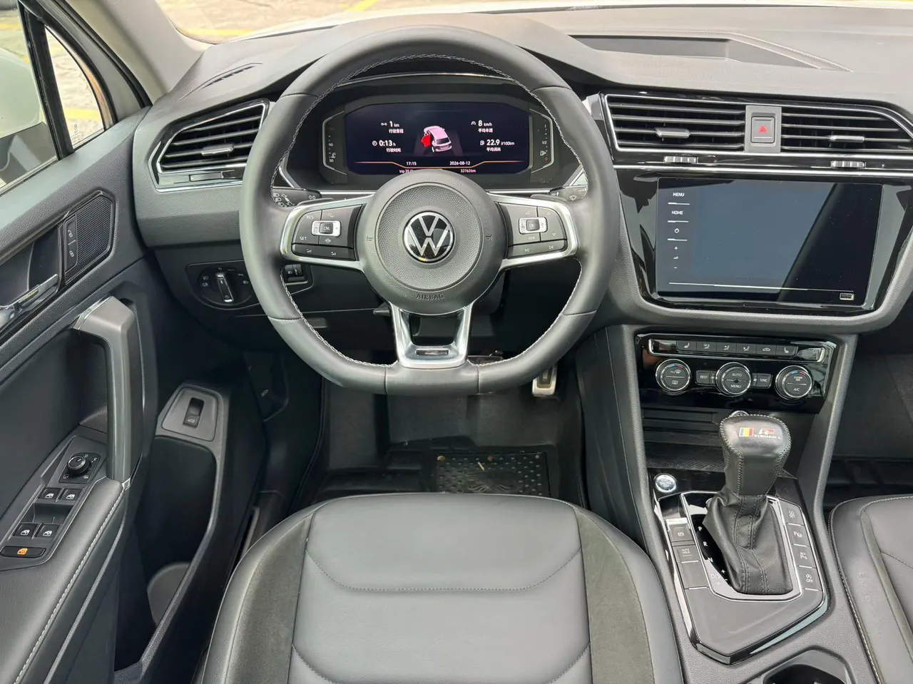 Volkswagen 2021 Tiguan L R-Line 2.0TSI 330TSI Two-Drive Overdrive Automatic Gear 10
