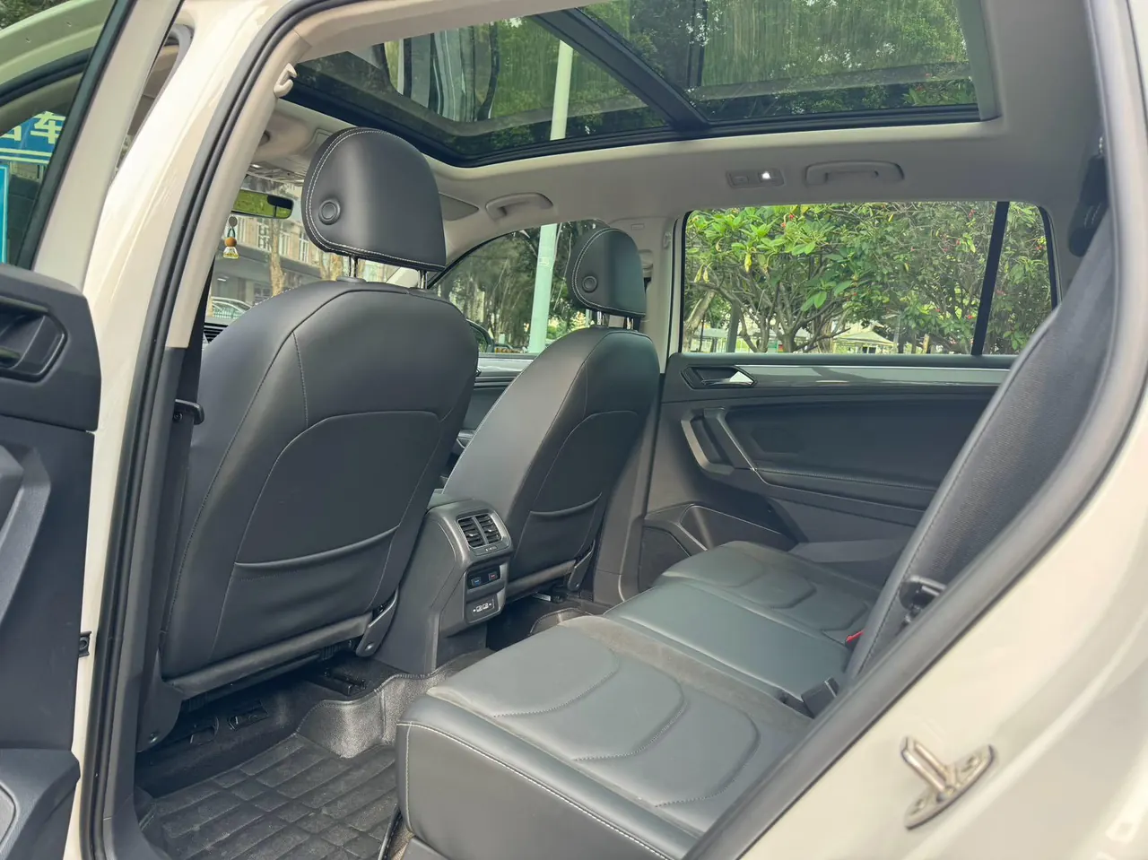 Volkswagen 2021 Tiguan L R-Line 2.0TSI 330TSI Two-Drive Overdrive Automatic Gear 6