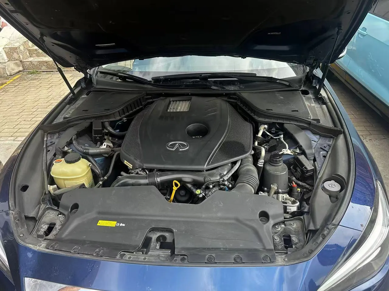 Infiniti 2021 Q50L 2.0T into the exclusive version of automatic gear 2