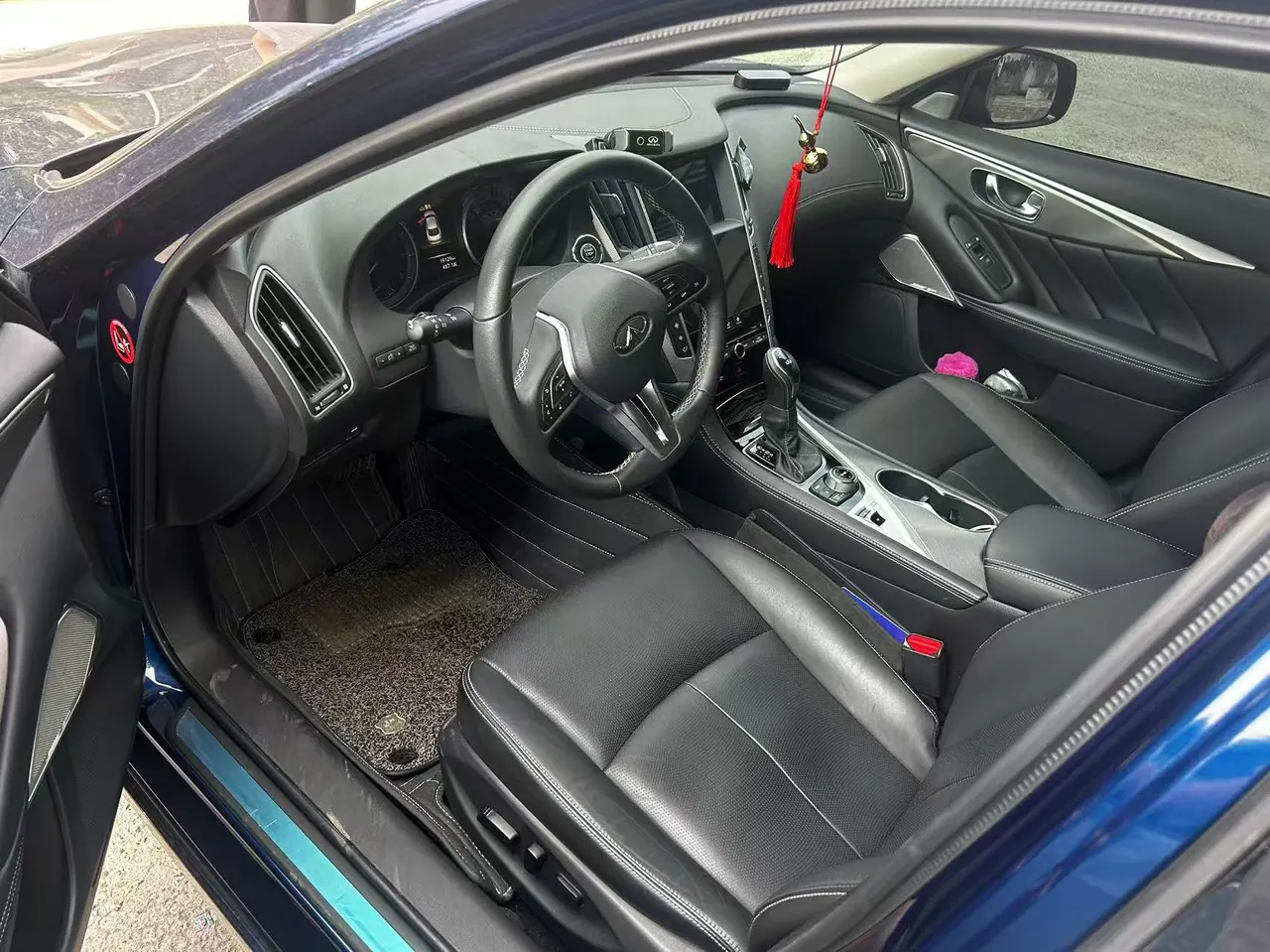 Infiniti 2021 Q50L 2.0T into the exclusive version of automatic gear 4