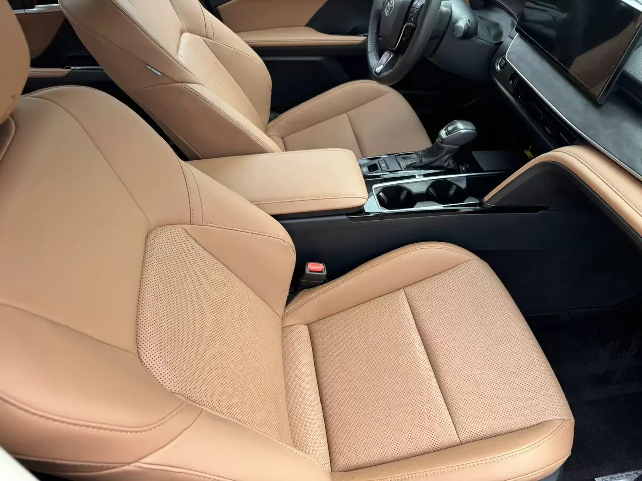 Toyota 2024 Camry 2.0GVP Stepless Deluxe Edition Automatic Transmission 14
