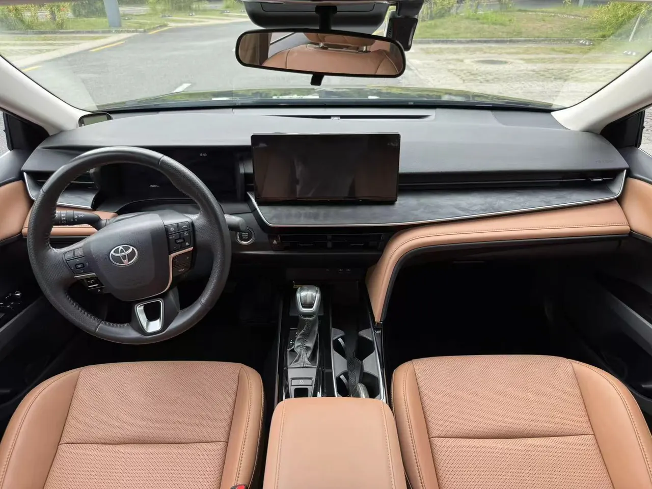 Toyota 2024 Camry 2.0GVP Stepless Deluxe Edition Automatic Transmission 16