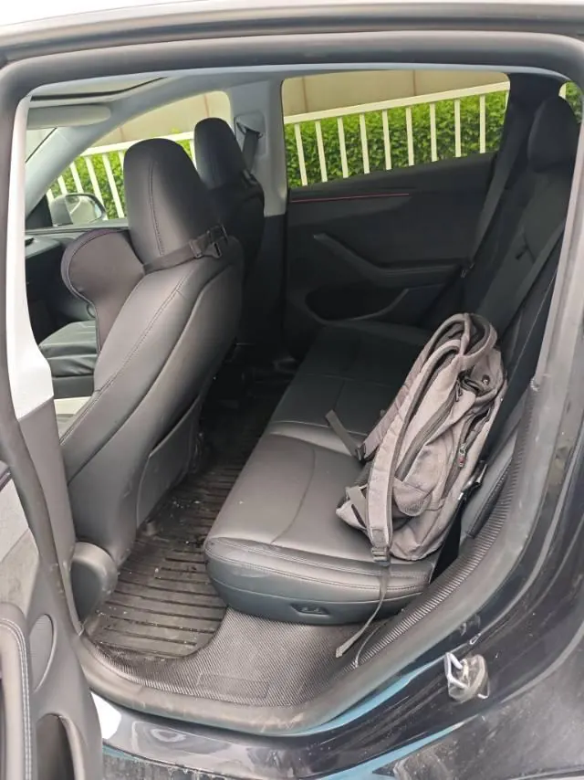 Tesla 2025 Model Y long endurance all-wheel drive version automatic transmission 4