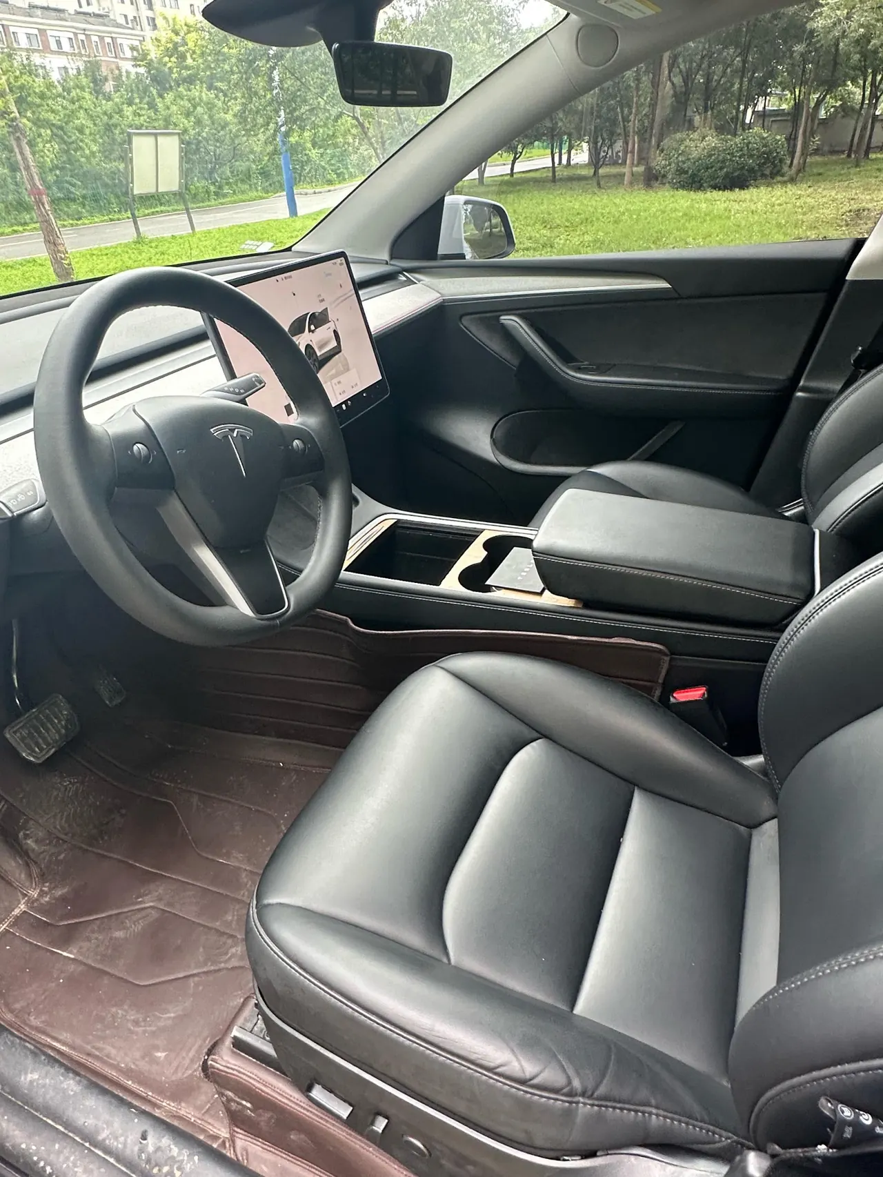 Tesla 2024 Model Y rear-wheel drive version automatic transmission 3