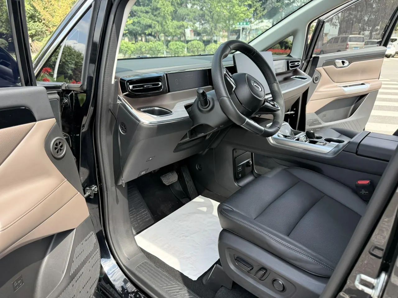 GAC Trumpchi 2024 E8 2.0 150km MAX Automatic Transmission 11