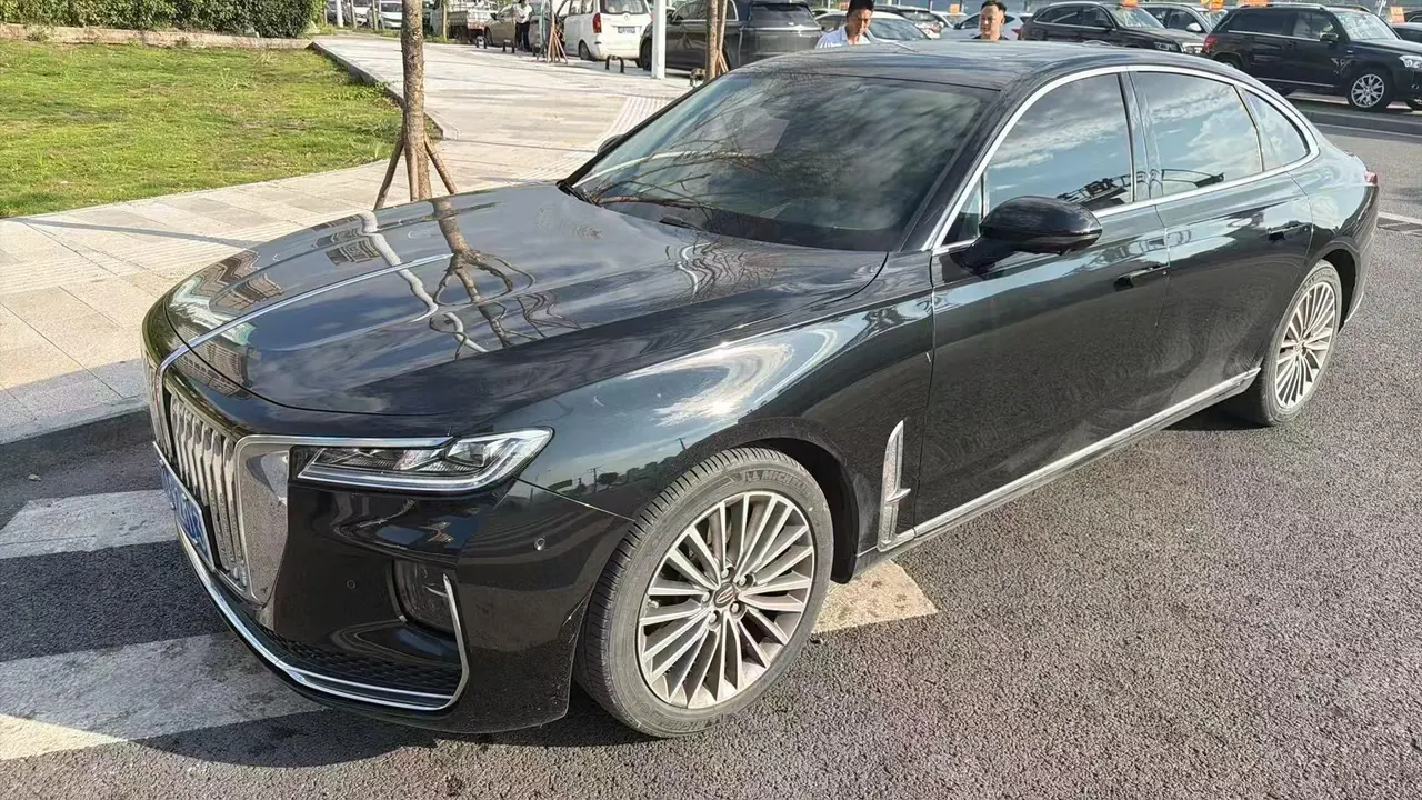 Open image lightbox: HongQi 2022 H9 48V 2.0T Zhilian Qi Chang Edition Automatic Gear