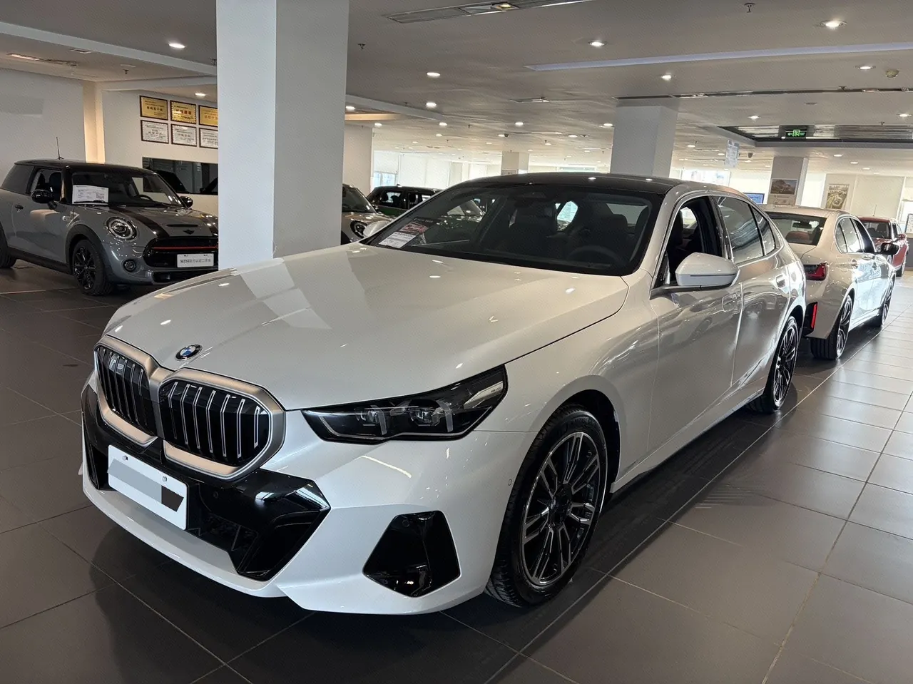 Open image lightbox: BMW 5 Series 2026 525Li 48V 2.0T M Sports Suit (Modified) Automatic Gear