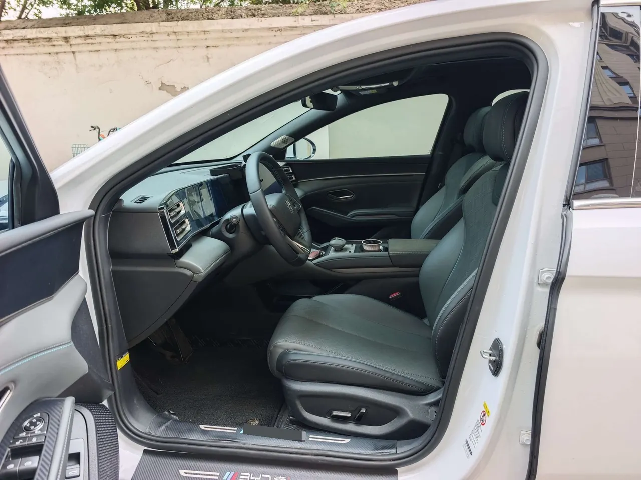 BYD 2023 Qin PLUS DM-i 1.5 stepless champion version excellent 120KM automatic gear 3