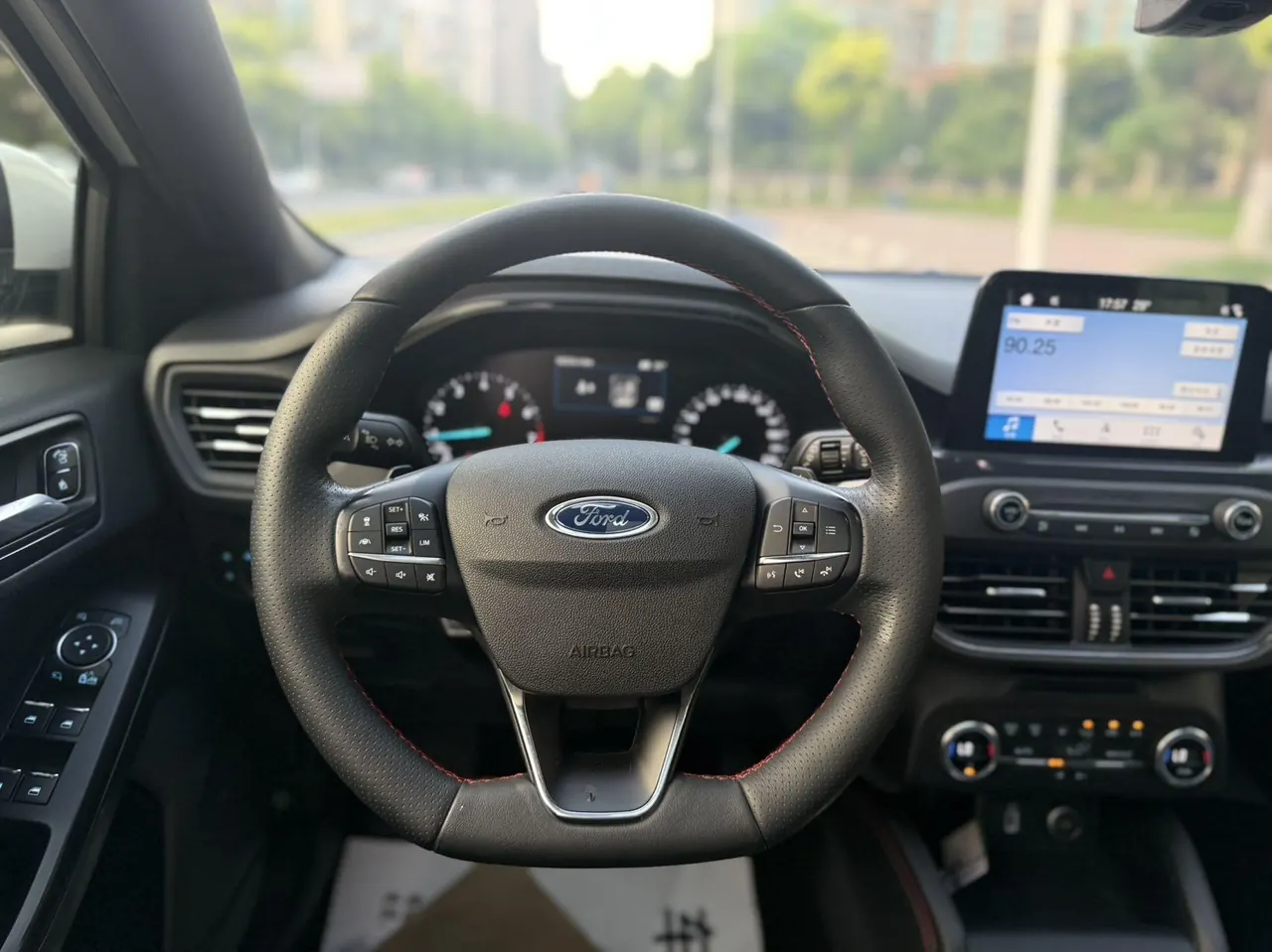 Ford 2020 Fox-hatchback 1.5T EcoBoost 180 ST Line Automatic 11