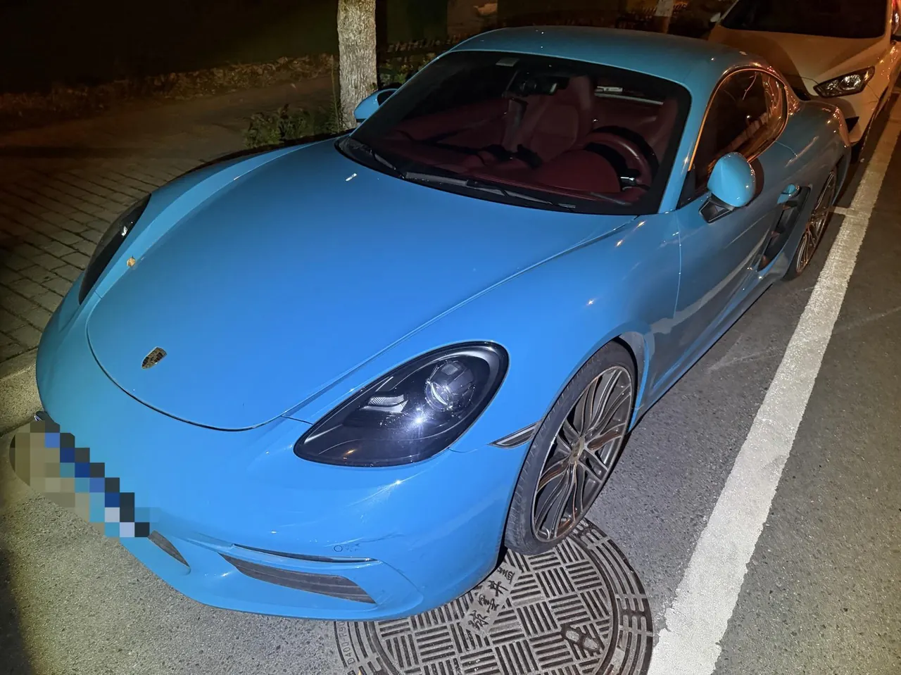 Open image lightbox: Porsche 718 (Imported) 2020 718 Carman 2.0T Automatic