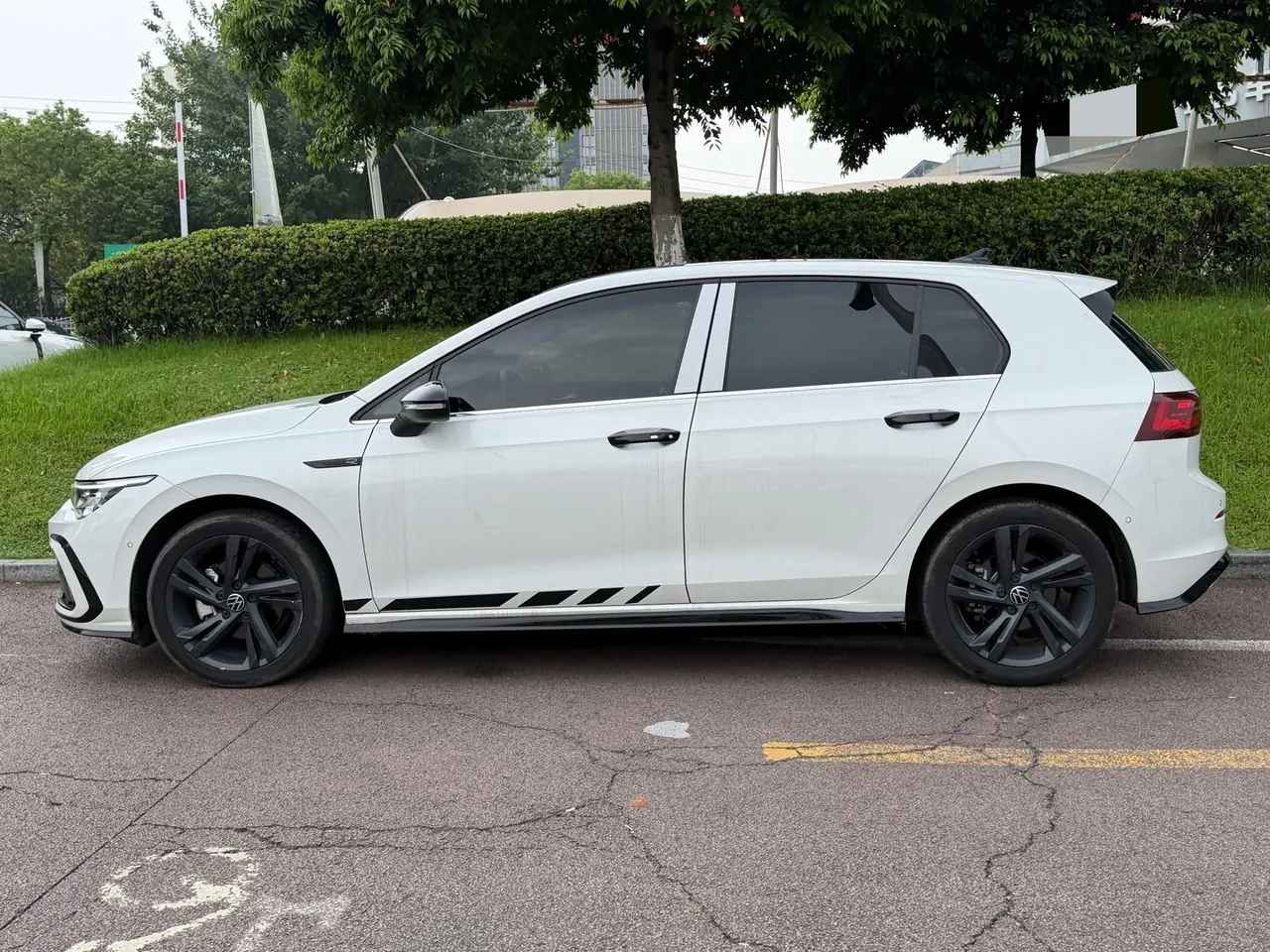 Volkswagen 2021 Golf 8 R-Line 1.4TSI 280TSI Automatic 2