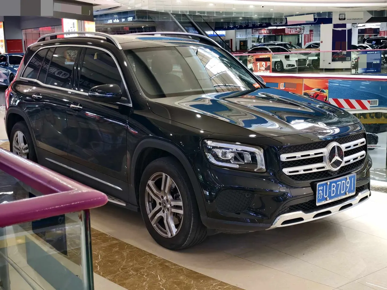Mercedes Benz 2023 GLB 220 2.0T Dynamic Automatic 3
