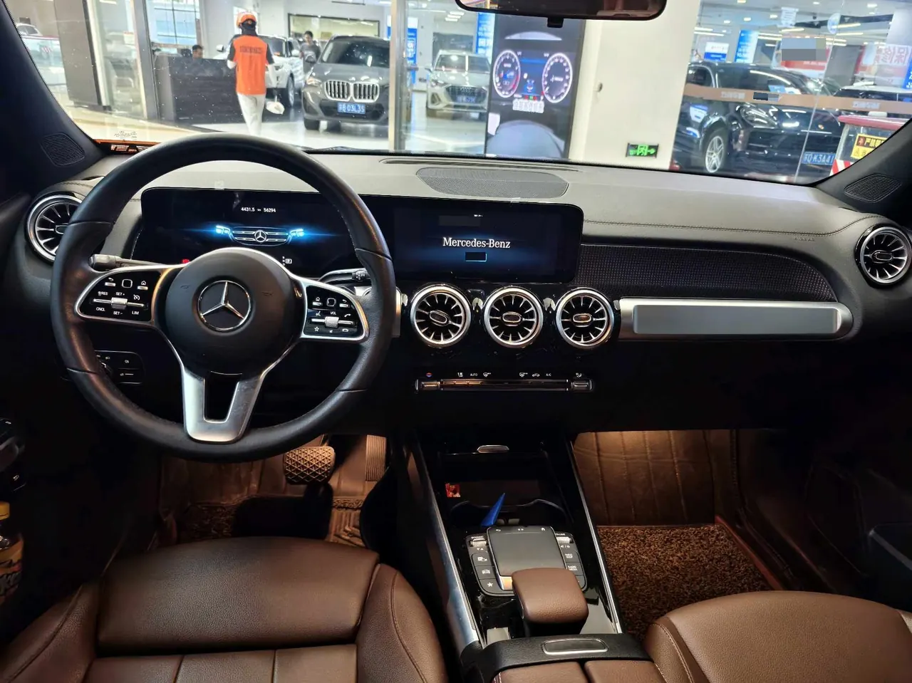 Mercedes Benz 2023 GLB 220 2.0T Dynamic Automatic 6
