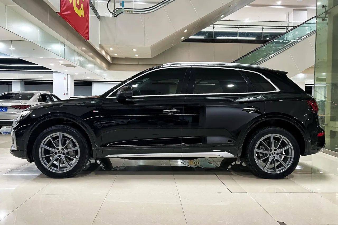 Audi 2023 Q5L 2.0TFSI 45TFSI luxury dynamic automatic transmission 3
