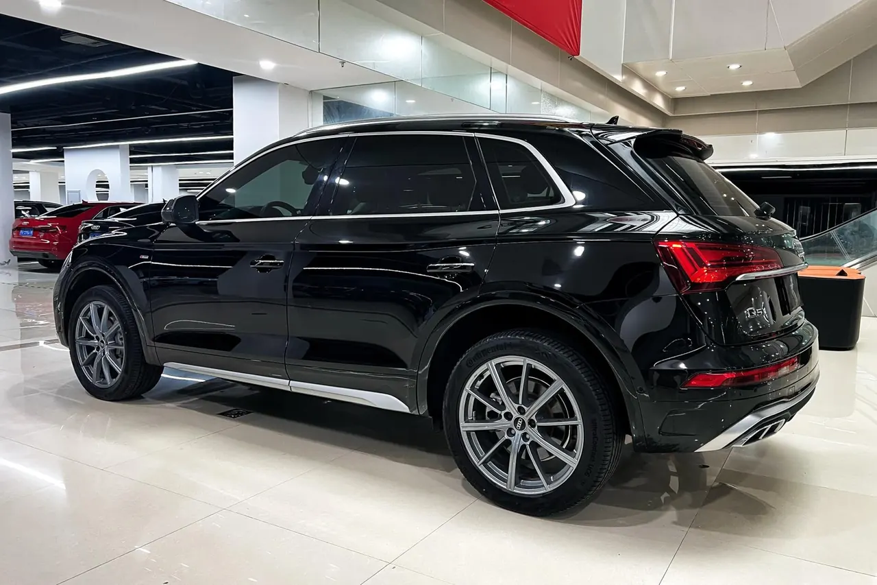 Audi 2023 Q5L 2.0TFSI 45TFSI luxury dynamic automatic transmission 4