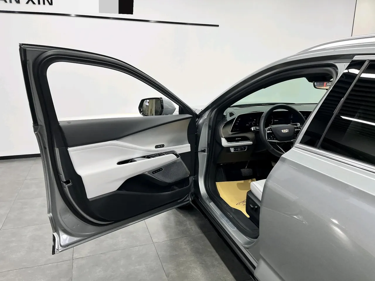 Cadillac 2023 GT4 48V 1.5T 25T honorable automatic gear 11