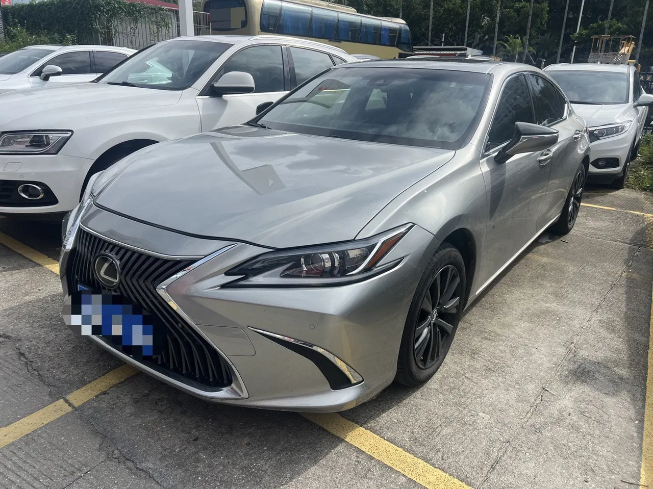 打开图片灯箱:Lexus ES (Imported) 2021 ES200 2.0 Stepless Deluxe Edition Automatic Gear