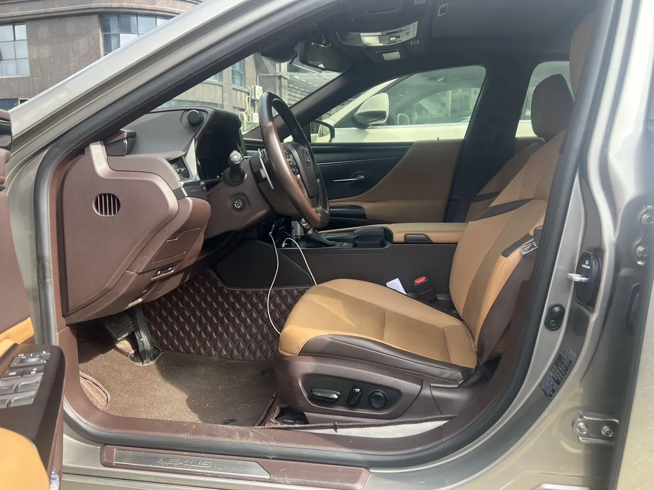 Lexus ES (Imported) 2021 ES200 2.0 Stepless Deluxe Edition Automatic Gear 4