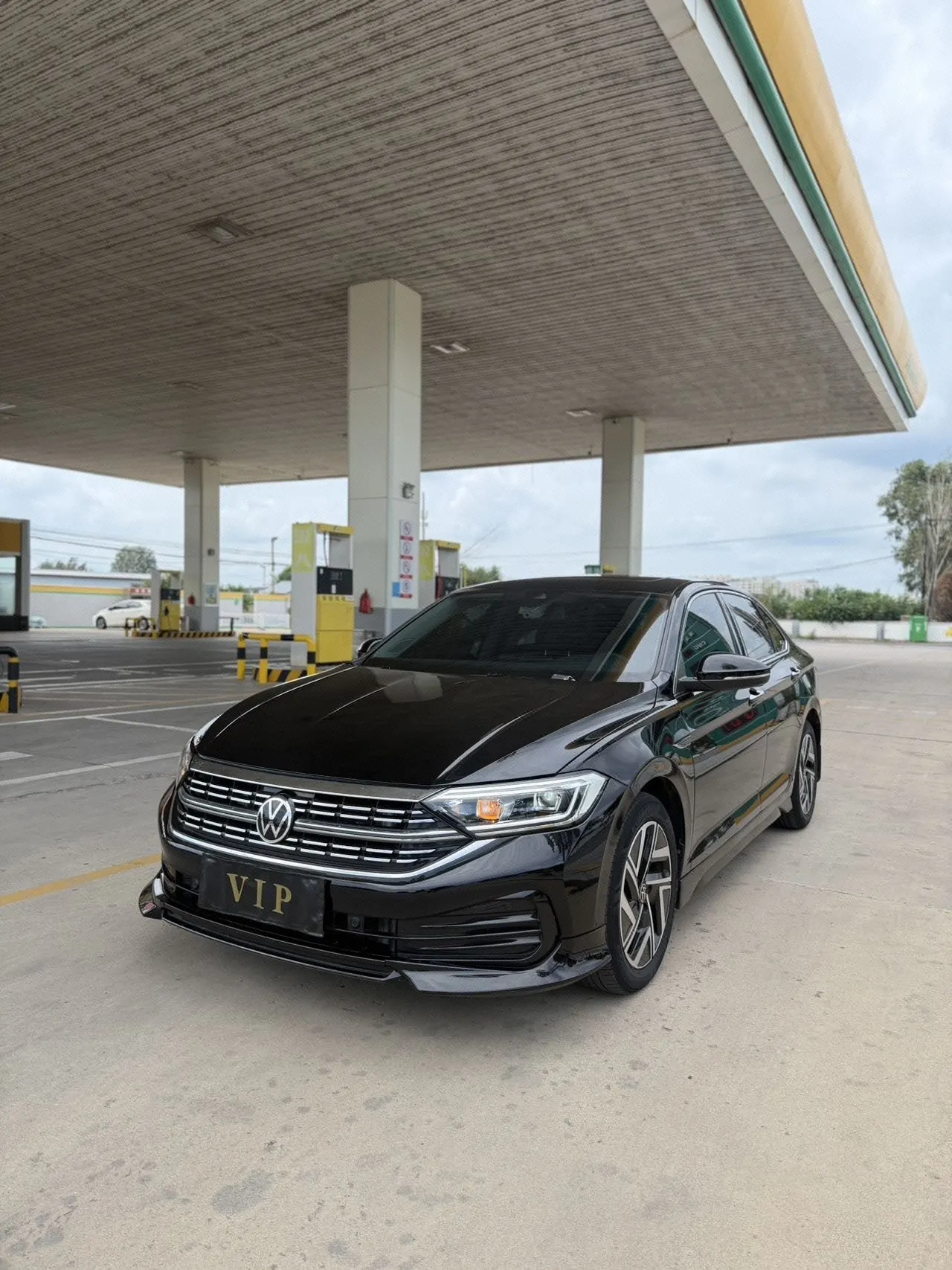 Open image lightbox: Volkswagen 2023 Sagitar 1.5TSI 300TSI Exceed Edition Automatic