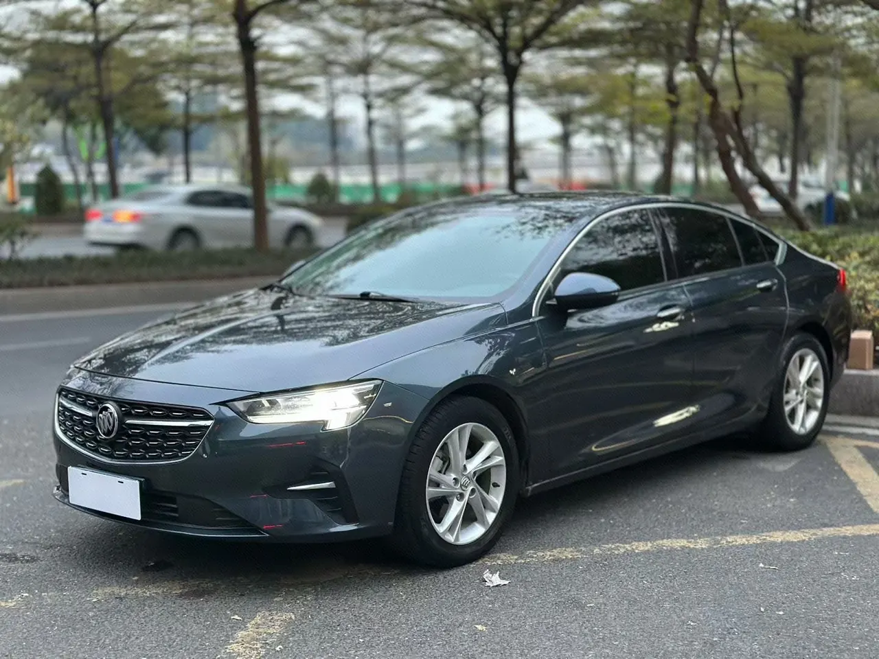 Open image lightbox: Buick 2020 Regal 1.5T 552T Luxury Automatic Gear