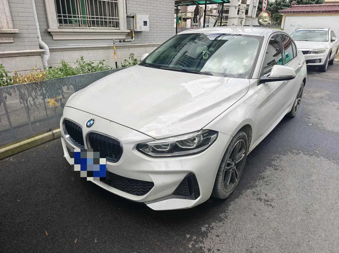 打开图片灯箱:BMW 1 Series 2021 120i 1.5T M Sports Edition (Modified) Automatic Gear