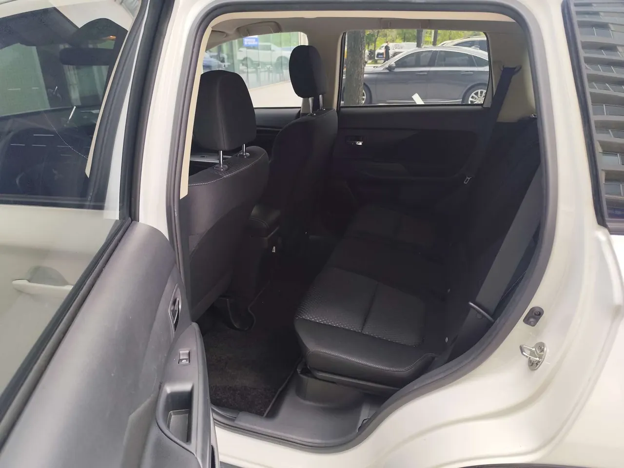 Mitsubishi 2020 Outlander 2.0 Stepless Two-Drive Smooth Edition 5-seat Automatic Gear 3