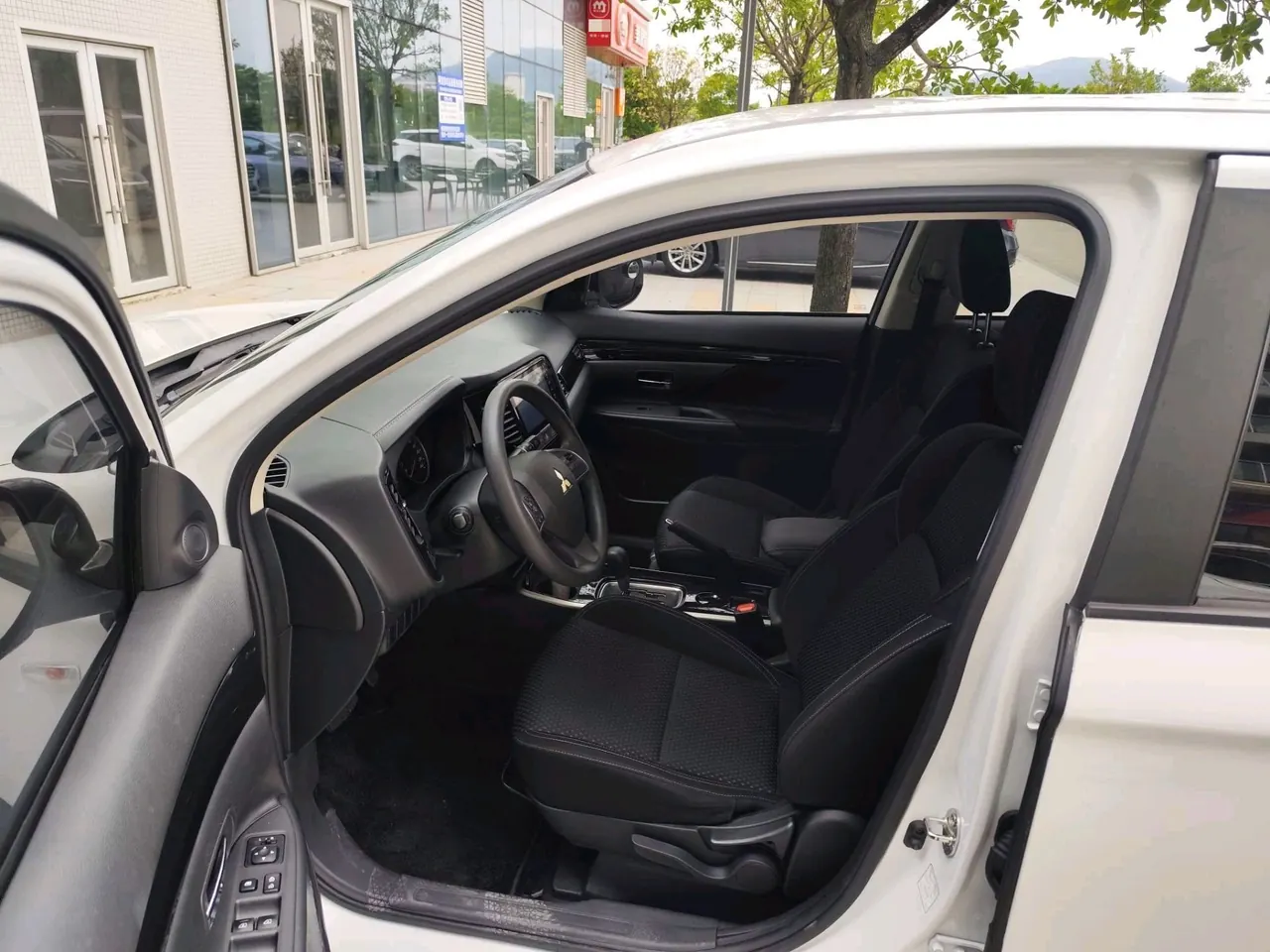 Mitsubishi 2020 Outlander 2.0 Stepless Two-Drive Smooth Edition 5-seat Automatic Gear 5