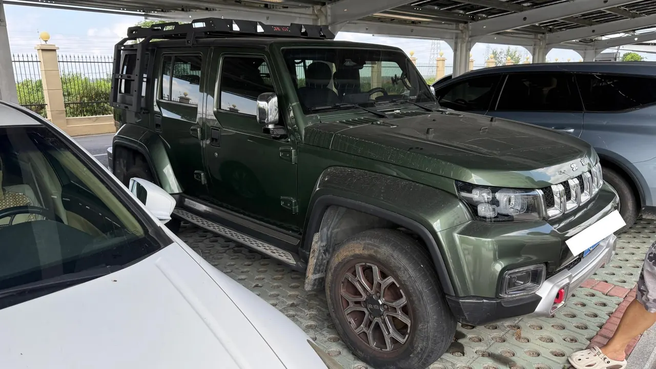 Beijing 2020 BJ40 2.0T 4-wheel drive city hunter version chivalrous automatic gear 2