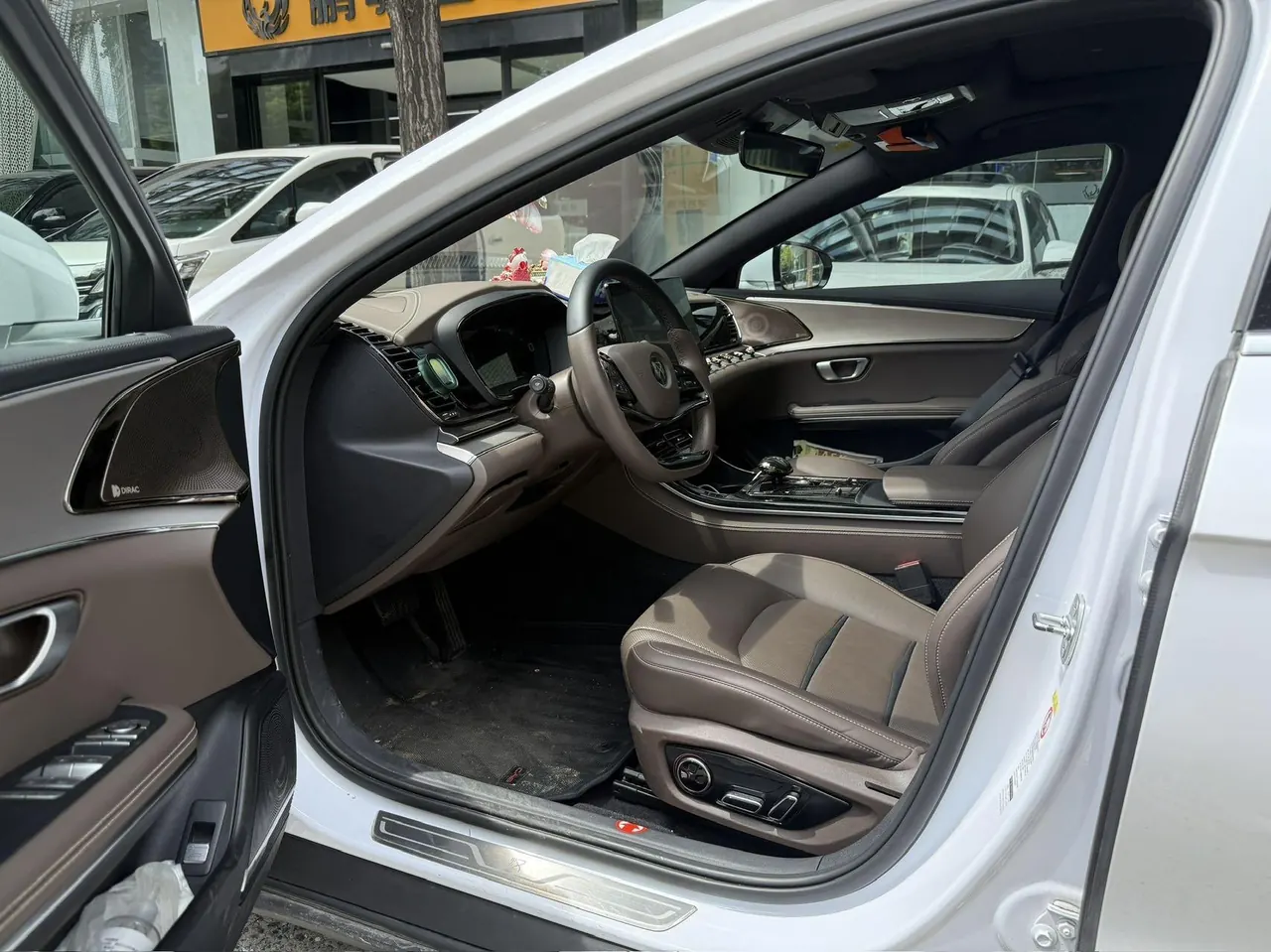 BYD 2020 Han DM 2.0T four-wheel drive performance version luxury automatic gear 3