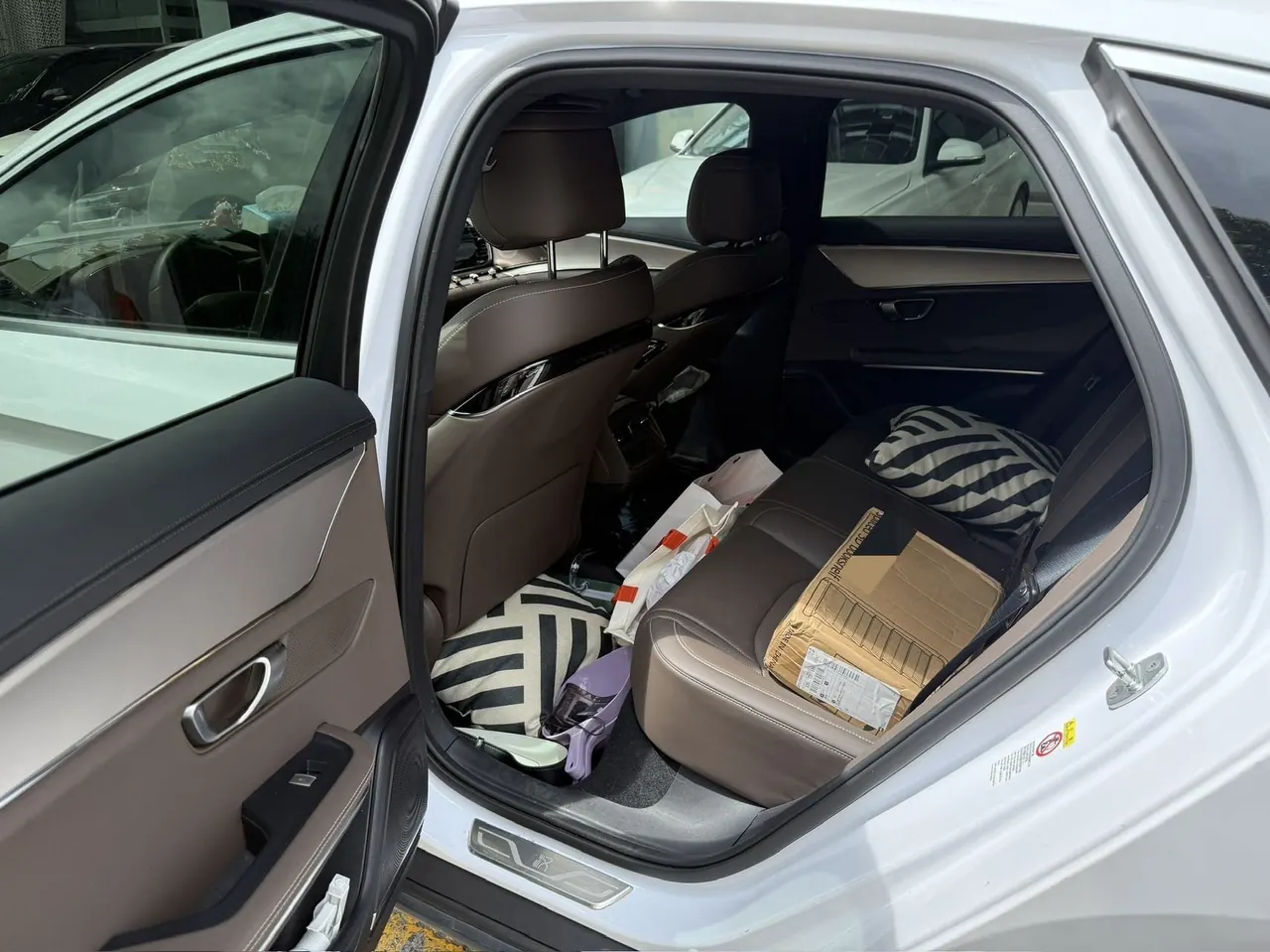 BYD 2020 Han DM 2.0T four-wheel drive performance version luxury automatic gear 4