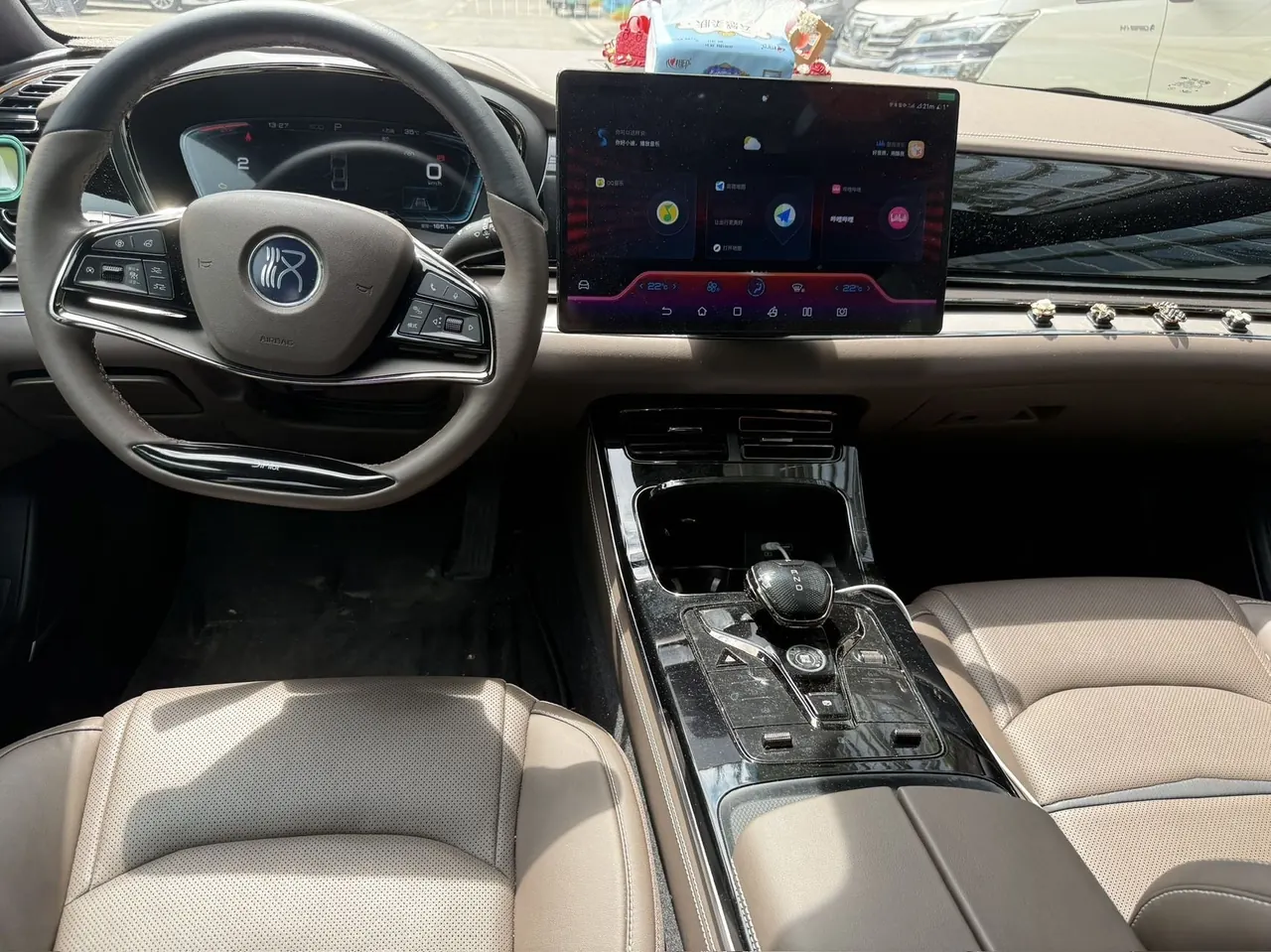 BYD 2020 Han DM 2.0T four-wheel drive performance version luxury automatic gear 5