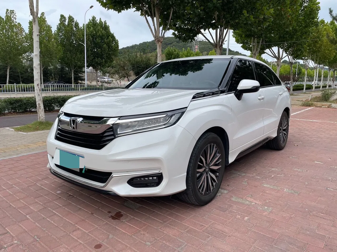 Open image lightbox: Honda 2020 Crown Road 2.0T 370TURBO Two-Drive Deluxe Automatic Gear