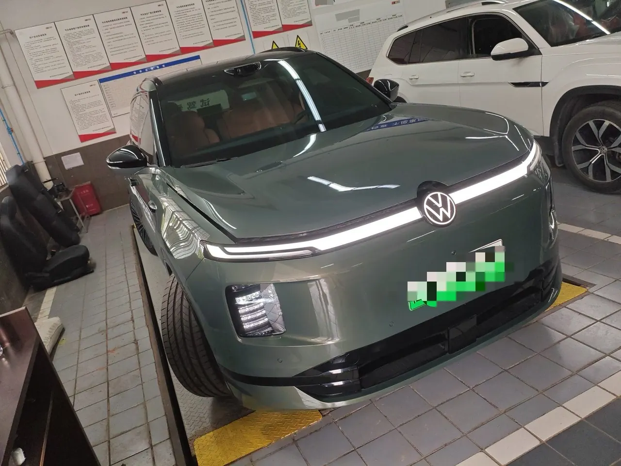 Volkswagen 2026 ID.ERA 9X Max 4-wheel drive automatic gear 2