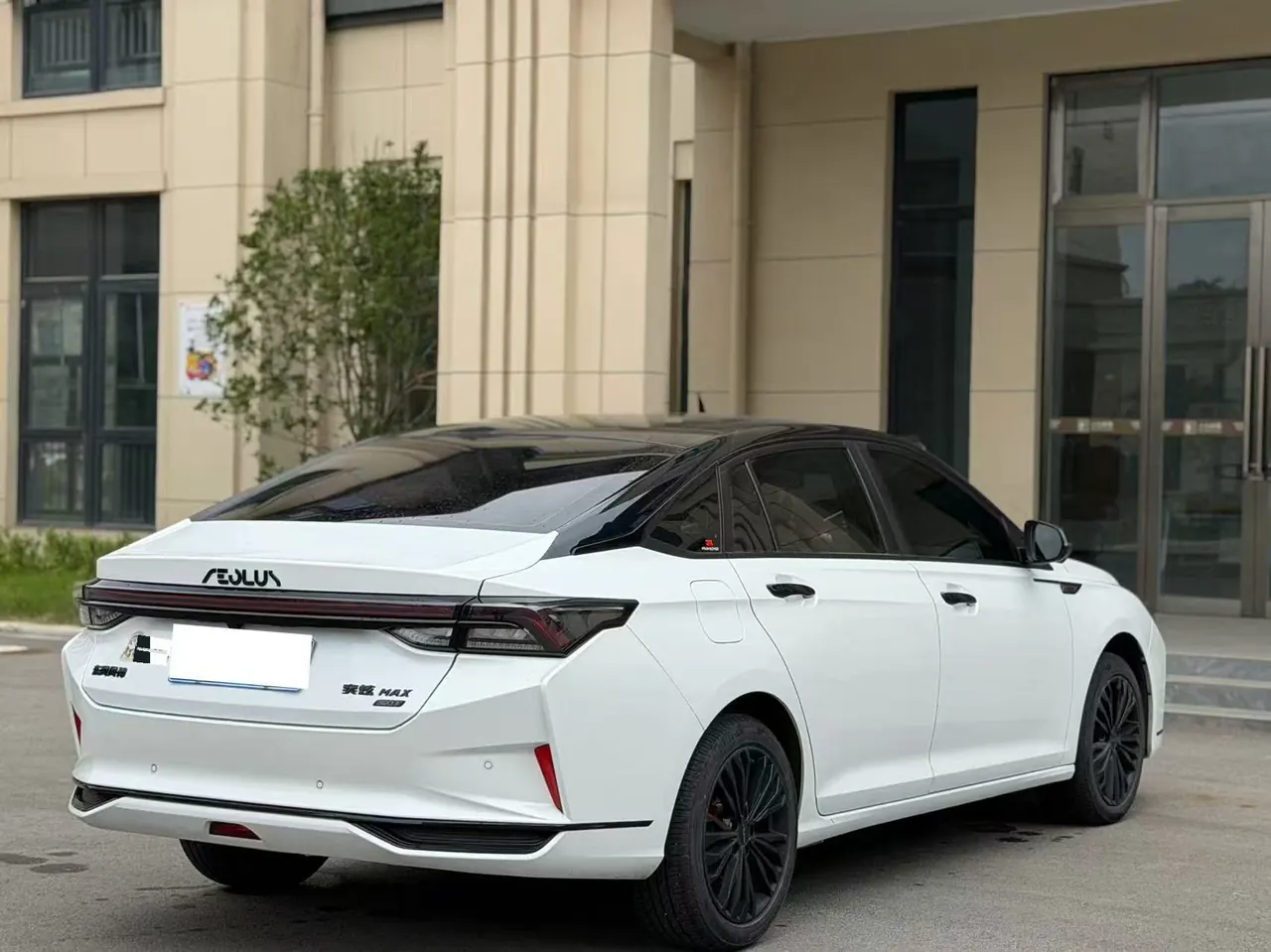 Aeolus 2021 Yixuan MAX 1.5T Cool Tide Dad Edition Automatic Gear 8