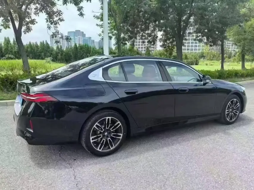 BMW 5 Series 2026 530Li 48V 2.0T Premium Luxury Suit Automatic Gear 2