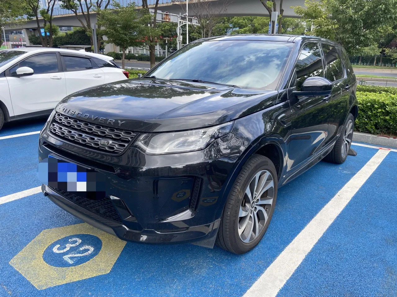 打开图片灯箱:Land Rover 2020 Discovery Sports Edition 48V 2.0T 249PS R-Dynamic S Performance Edition Automatic Gear