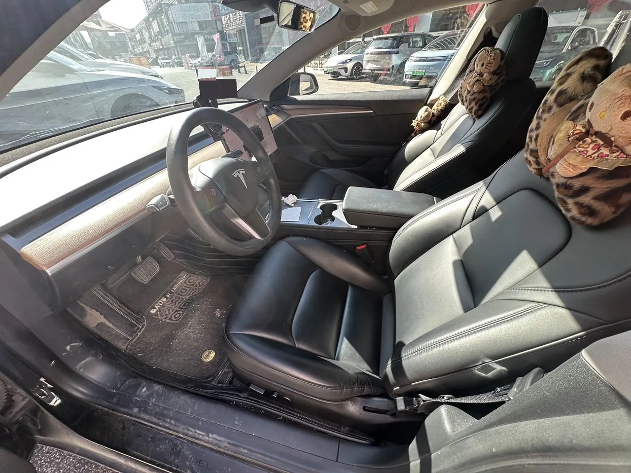 Tesla 2022 Model 3 rear-wheel drive version of automatic transmission 3