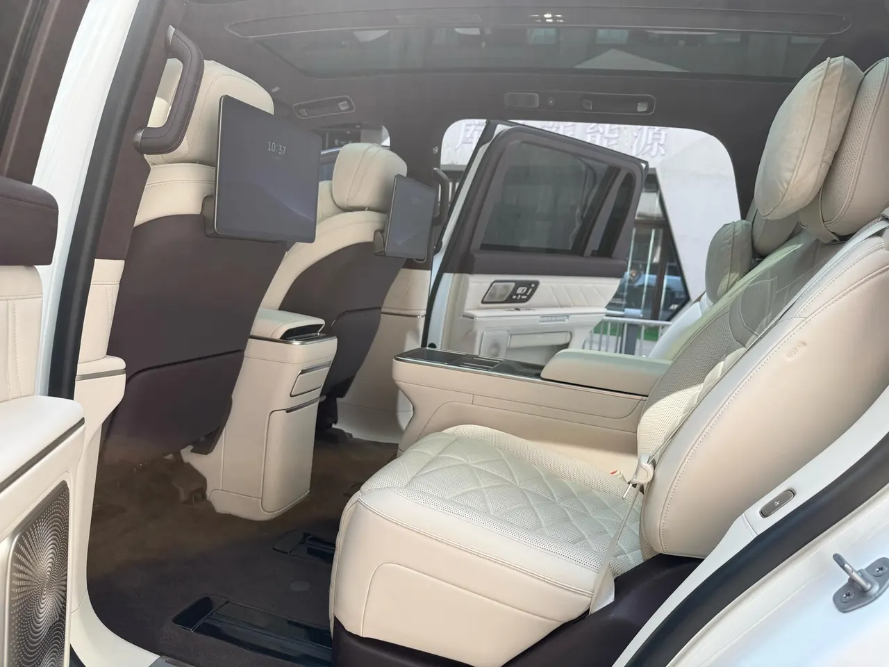 NIO 2026 ES 9 102kWh Administrative Island Signature Edition Automatic Gear 10