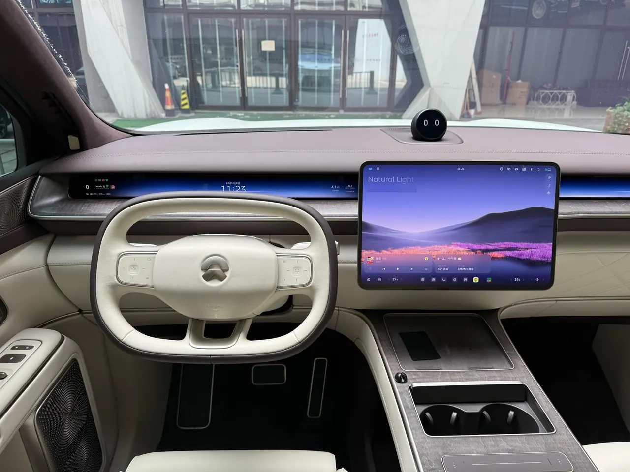 NIO 2026 ES 9 102kWh Administrative Island Signature Edition Automatic Gear 15