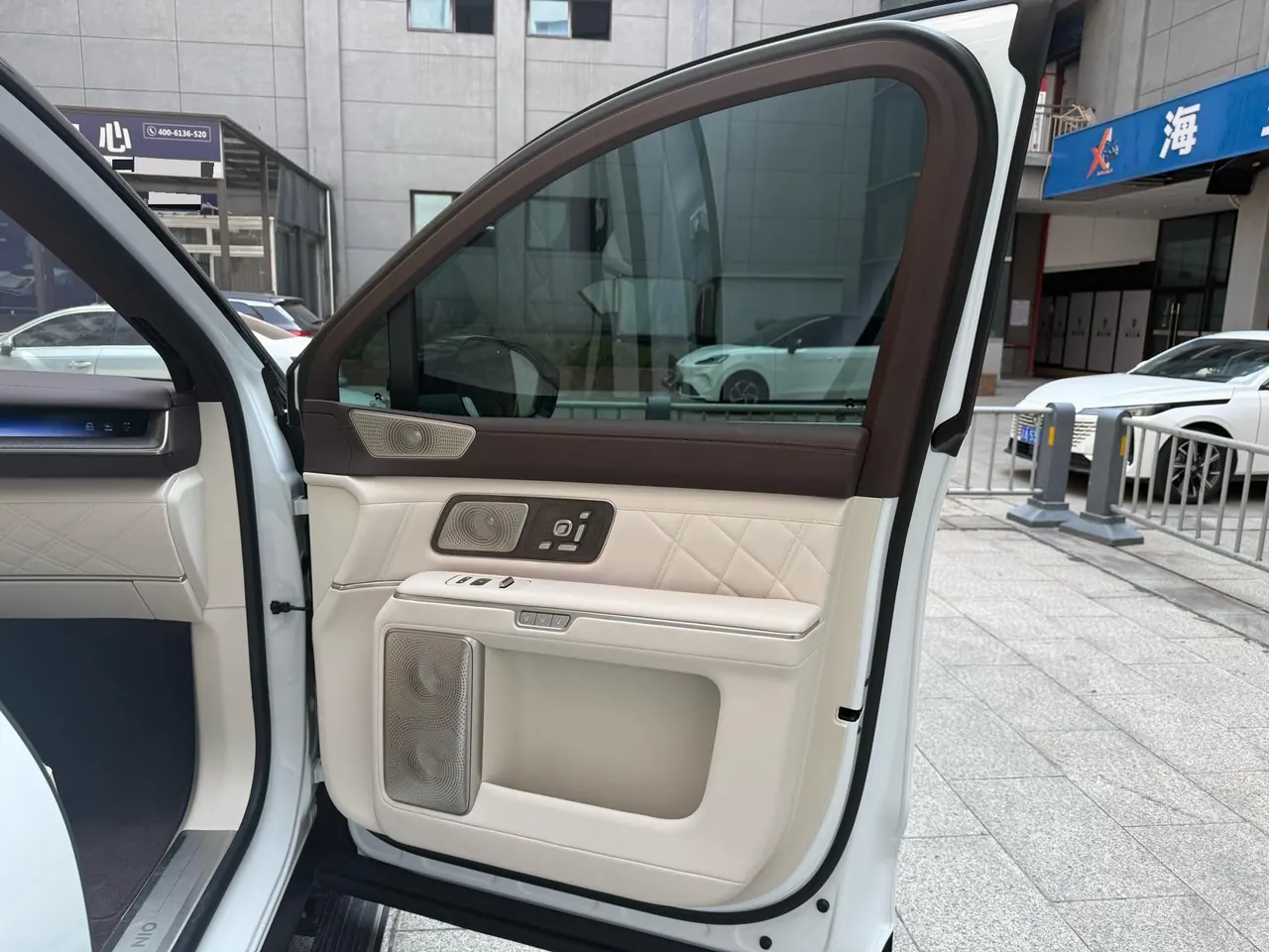 NIO 2026 ES 9 102kWh Administrative Island Signature Edition Automatic Gear 17