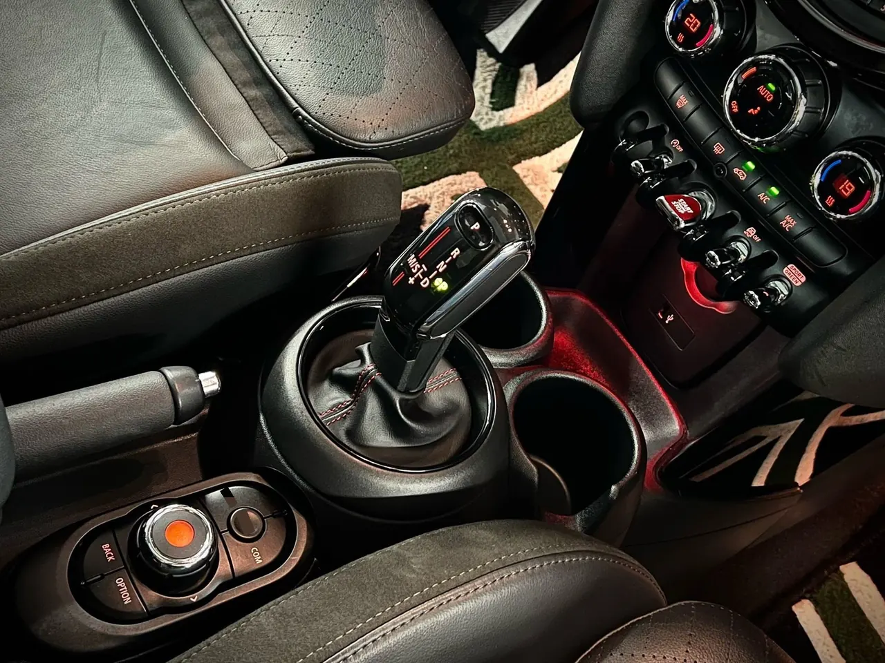 MINI Mini (imported) 2020 Mini Cooper S 2.0T classic automatic gear 9