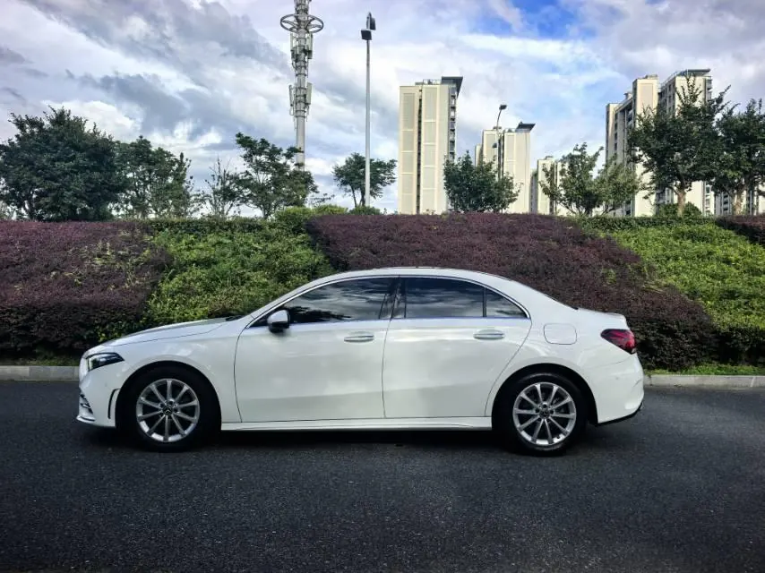 Mercedes Benz Class A 2020 A 200 L 1.3T Fashion (Modified) Automatic Gear 3