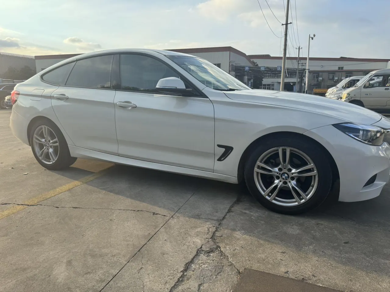 BMW 3 Series GT (Imported) 2020 GT 320i 2.0T M Sports Suit Automatic Gear 2