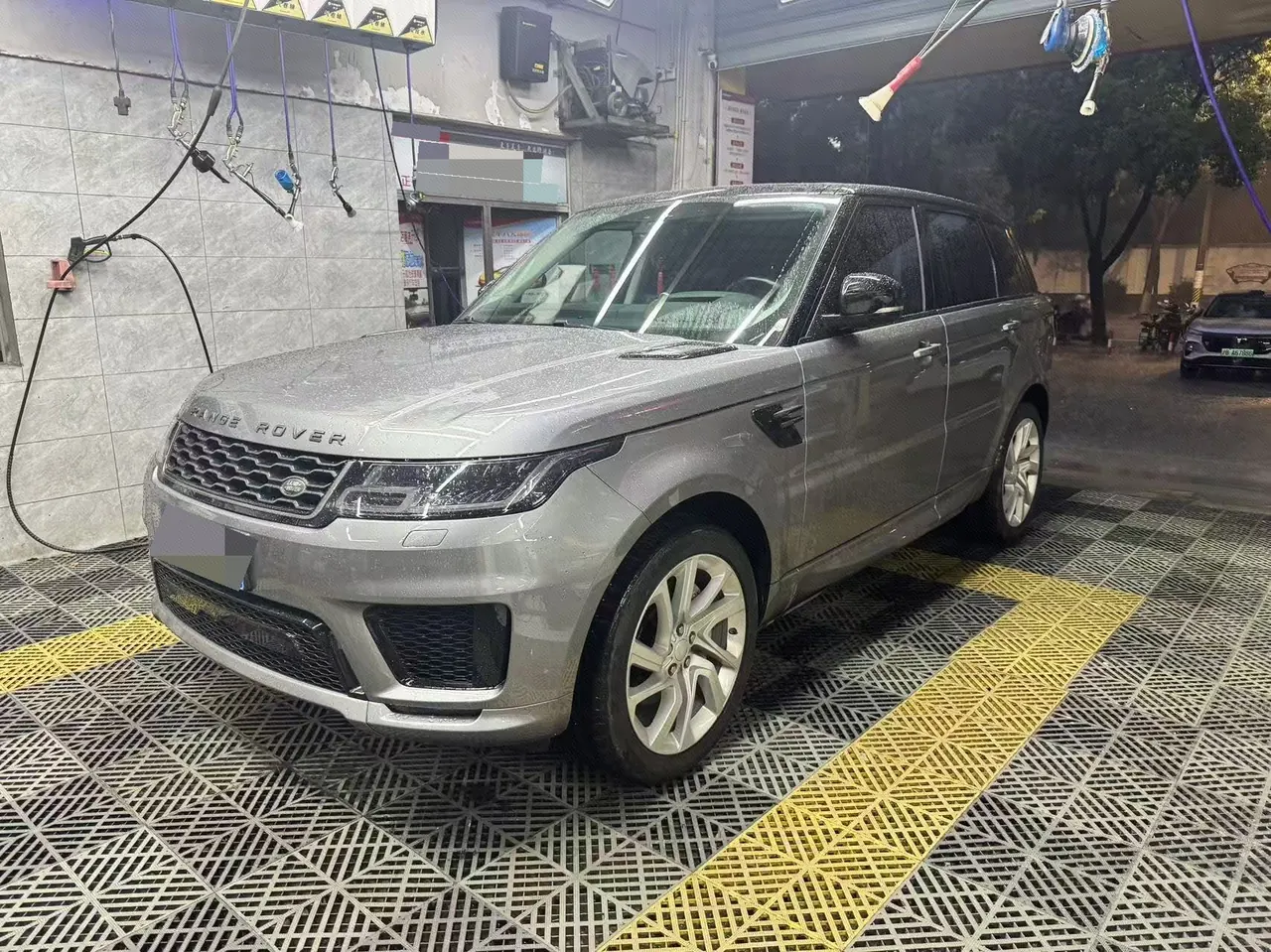 Open image lightbox: Land Rover Range Rover Sport (Imported) 2020 Range Rover Sport 48V 3.0T L6 HSE Dynamic Automatic