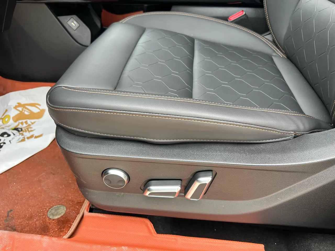 Haval 2022 big dogs 1.5T two-wheel-drive border animal husbandry version automatic gear 11