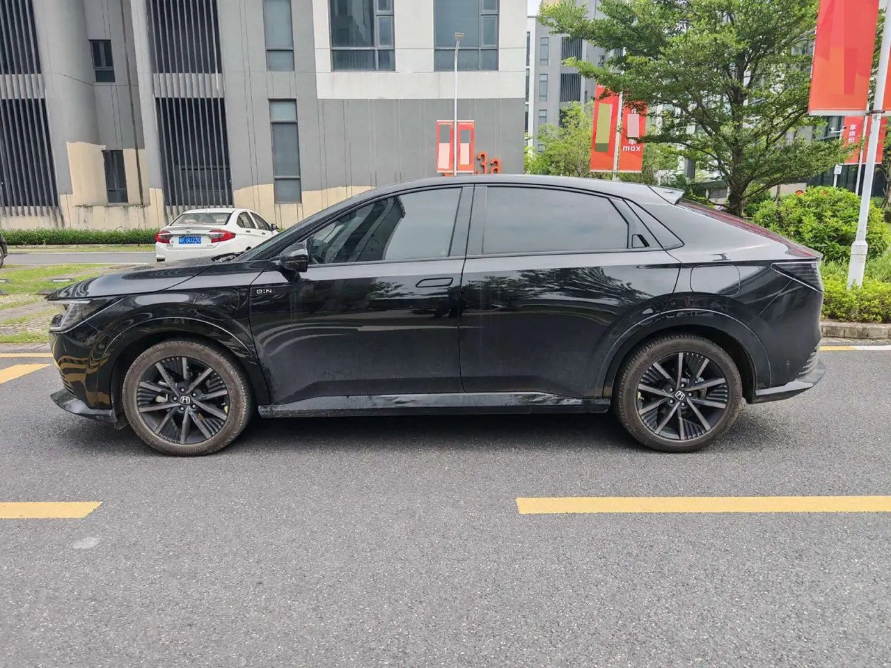 Honda 2024 e:NP2 (Pole 2) Advanced Automatic Gear 3