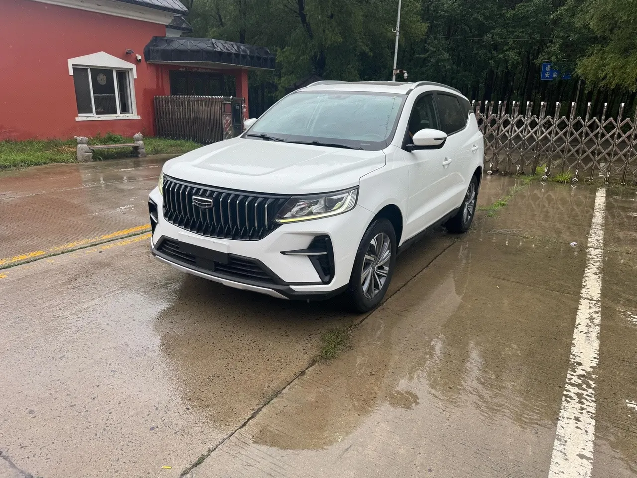 Open image lightbox: Geely Vision SUV(X6) 2021 Vision X6 Pro 1.4T Honorable Manual Gear