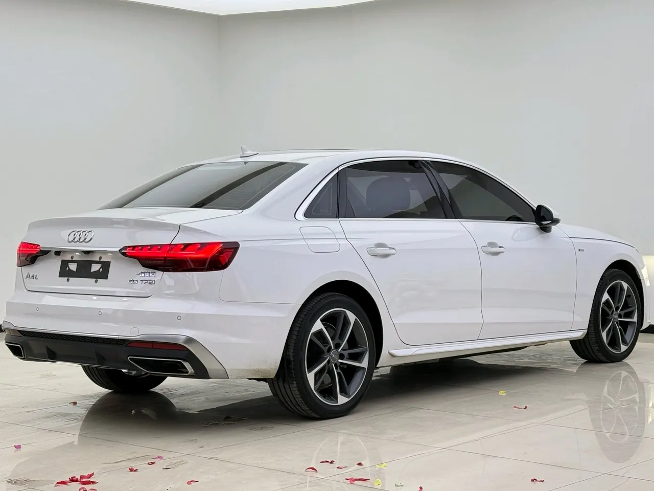 Audi 2020 A4L 2.0TFSI 40TFSI Fashion Dynamic Automatic 7