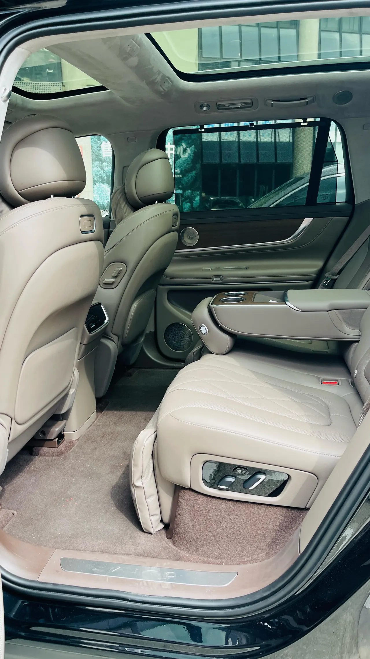 AITO 2024 AITO M9 extended range Max version 42kWh5 seat version automatic gear 9