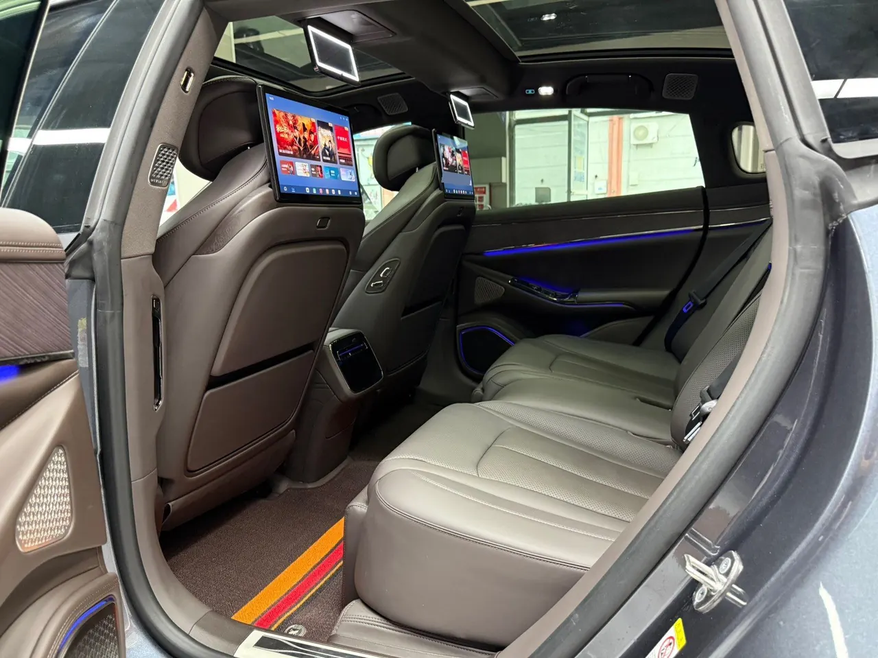 Denza 2024 Denza Z9 2.0T stepless 1100km four-wheel drive Ultra version automatic gear 10